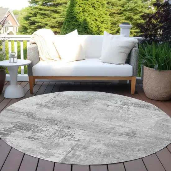 8' Gray And Silver Round Abstract Washable Indoor Outdoor Area Rug Photo 7