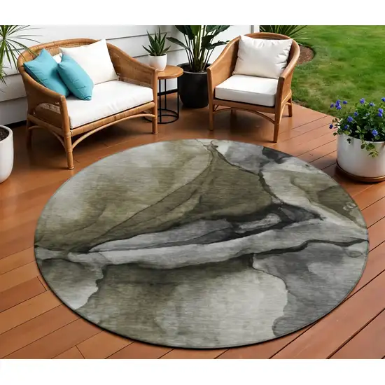8' Gray And Silver Round Abstract Washable Indoor Outdoor Area Rug Photo 2