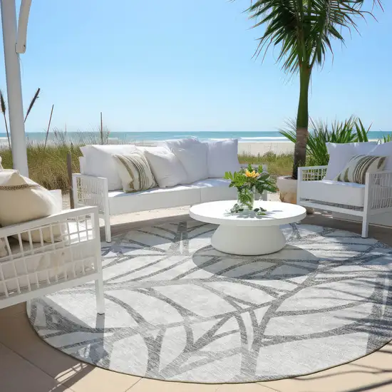 8' Gray And Silver Round Floral Washable Indoor Outdoor Area Rug Photo 7