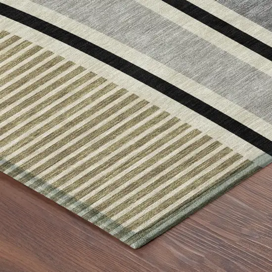 8' Gray And Silver Round Geometric Washable Indoor Outdoor Area Rug Photo 6