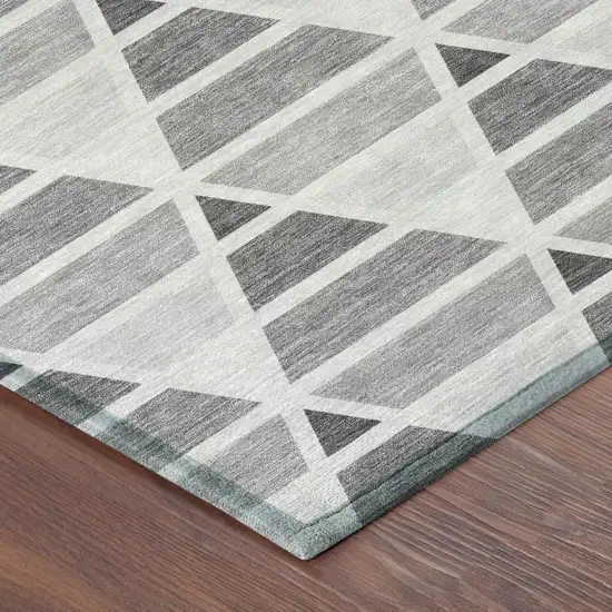 8' Gray And Silver Round Geometric Washable Indoor Outdoor Area Rug Photo 5