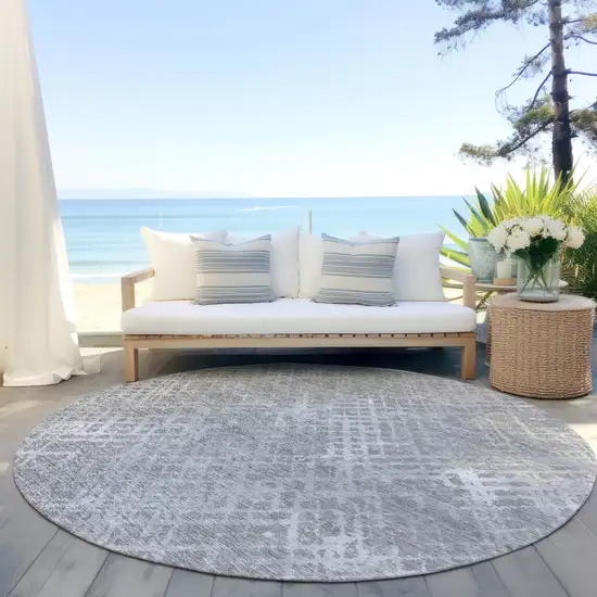 8' Gray And Silver Round Geometric Washable Indoor Outdoor Area Rug Photo 6