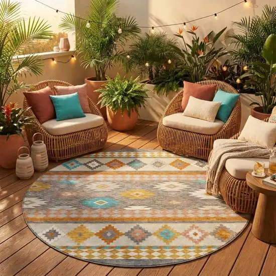8' Gray And Silver Round Southwestern Washable Indoor Outdoor Area Rug Photo 1