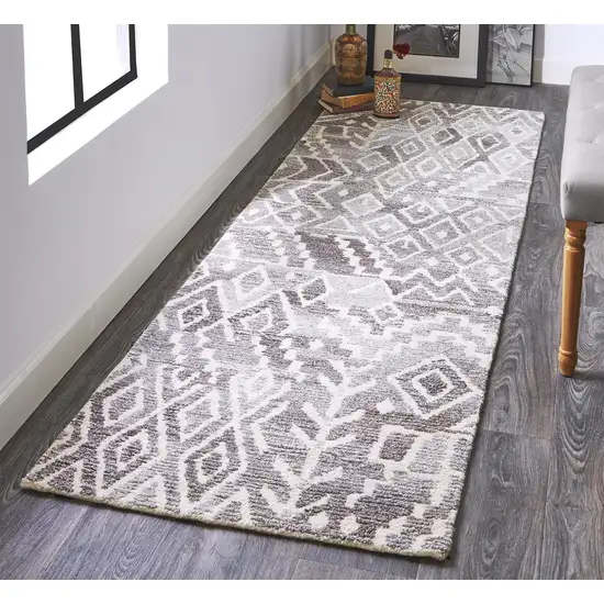 8' Gray And White Wool Abstract Tufted Handmade Runner Rug Photo 4