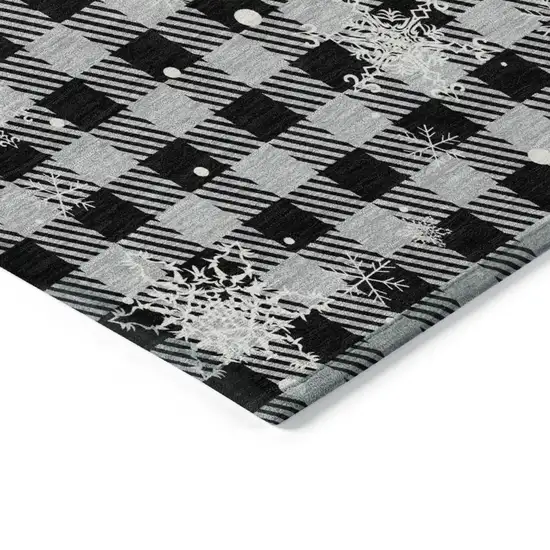 8' Gray Black And Ivory Round Plaid Washable Indoor Outdoor Area Rug Photo 7