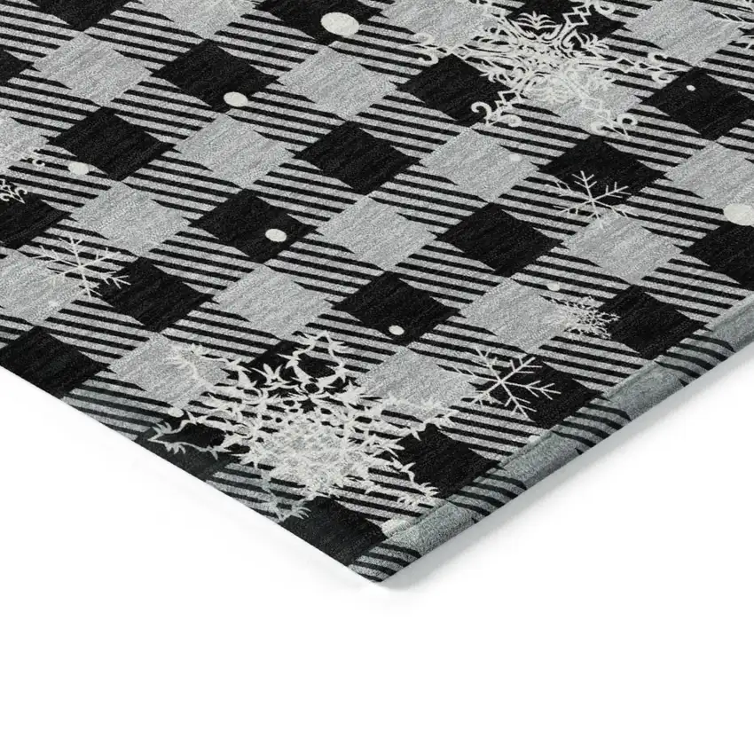 8' Gray Black And Ivory Round Plaid Washable Indoor Outdoor Area Rug Photo 7