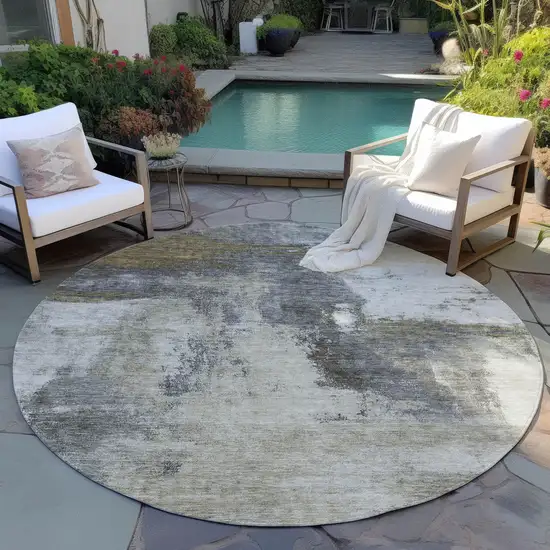 8' Gray Brown And Ivory Round Abstract Washable Indoor Outdoor Area Rug Photo 7