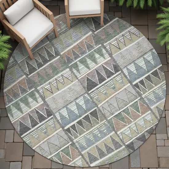 8' Gray Charcoal Wheat And Copper Round Geometric Washable Indoor Outdoor Area Rug Photo 7