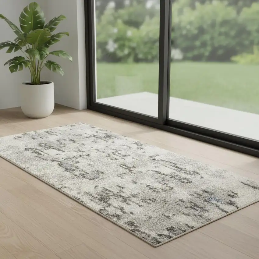 6' Gray Floral Runner Rug Photo 1