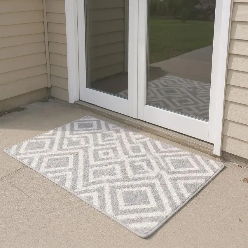 6' Gray Geometric Runner Rug Photo 1