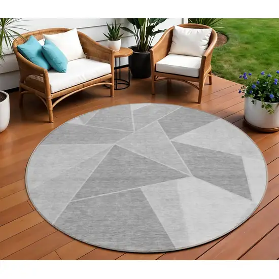 8' Gray Silver And Graphite Round Geometric Washable Indoor Outdoor Area Rug Photo 1
