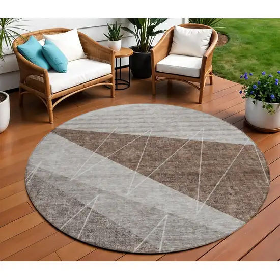 8' Gray Silver And Taupe Round Geometric Washable Indoor Outdoor Area Rug Photo 1