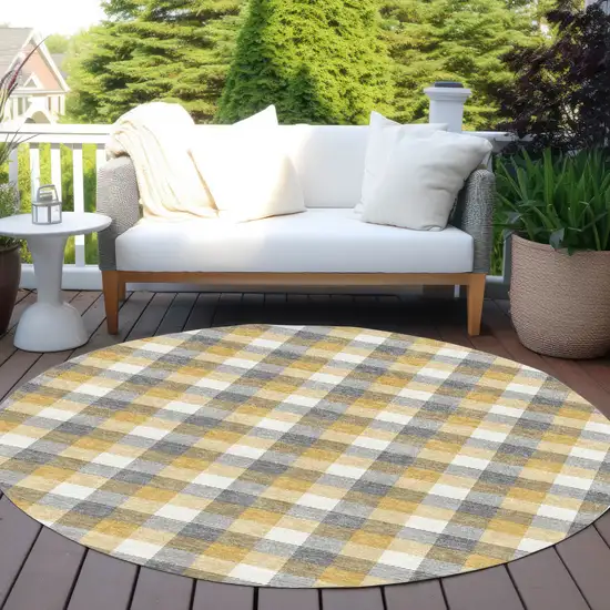 8' Gray Tan And Beige Round Plaid Washable Indoor Outdoor Area Rug Photo 7