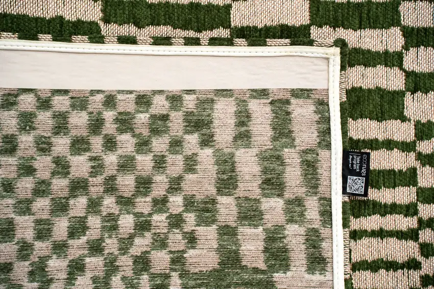 8' Green And Beige Geometric Berber Washable Round Rug With UV Protection Photo 4