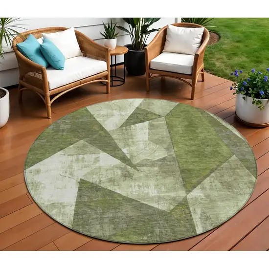 8' Green And Beige Round Geometric Washable Indoor Outdoor Area Rug Photo 2