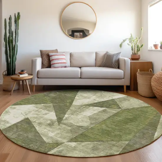8' Green And Beige Round Geometric Washable Indoor Outdoor Area Rug Photo 6