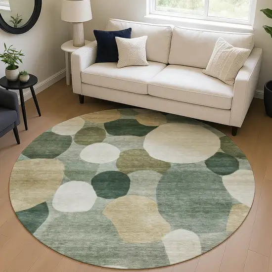 8' Green And Beige Round Geometric Washable Indoor Outdoor Area Rug Photo 5