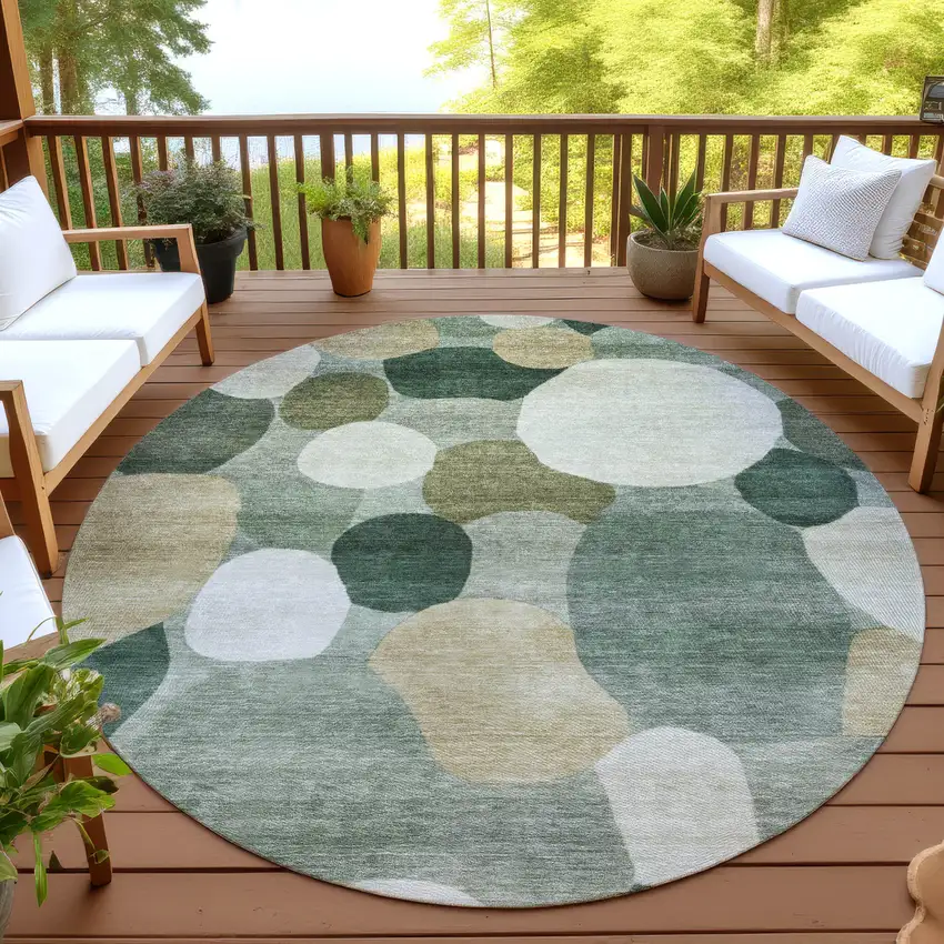 8' Green And Beige Round Geometric Washable Indoor Outdoor Area Rug Photo 4