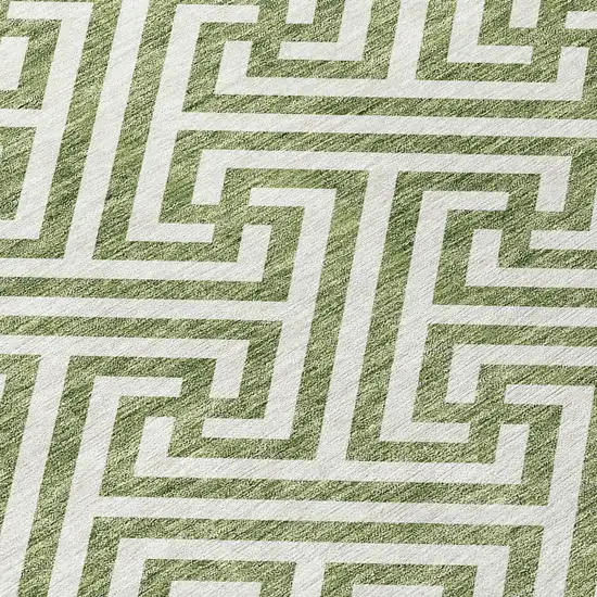 8' Green And Beige Round Geometric Washable Indoor Outdoor Area Rug Photo 5