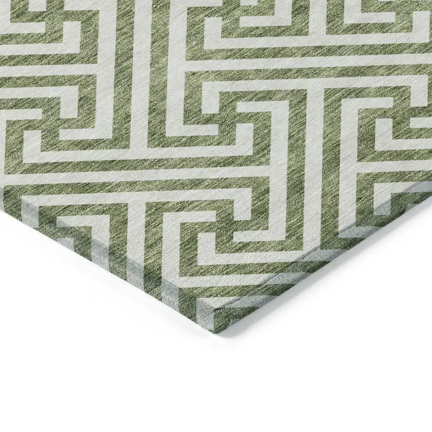 8' Green And Beige Round Geometric Washable Indoor Outdoor Area Rug Photo 4