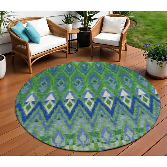 8' Green And Blue Round Southwestern Washable Indoor Outdoor Area Rug Photo 1