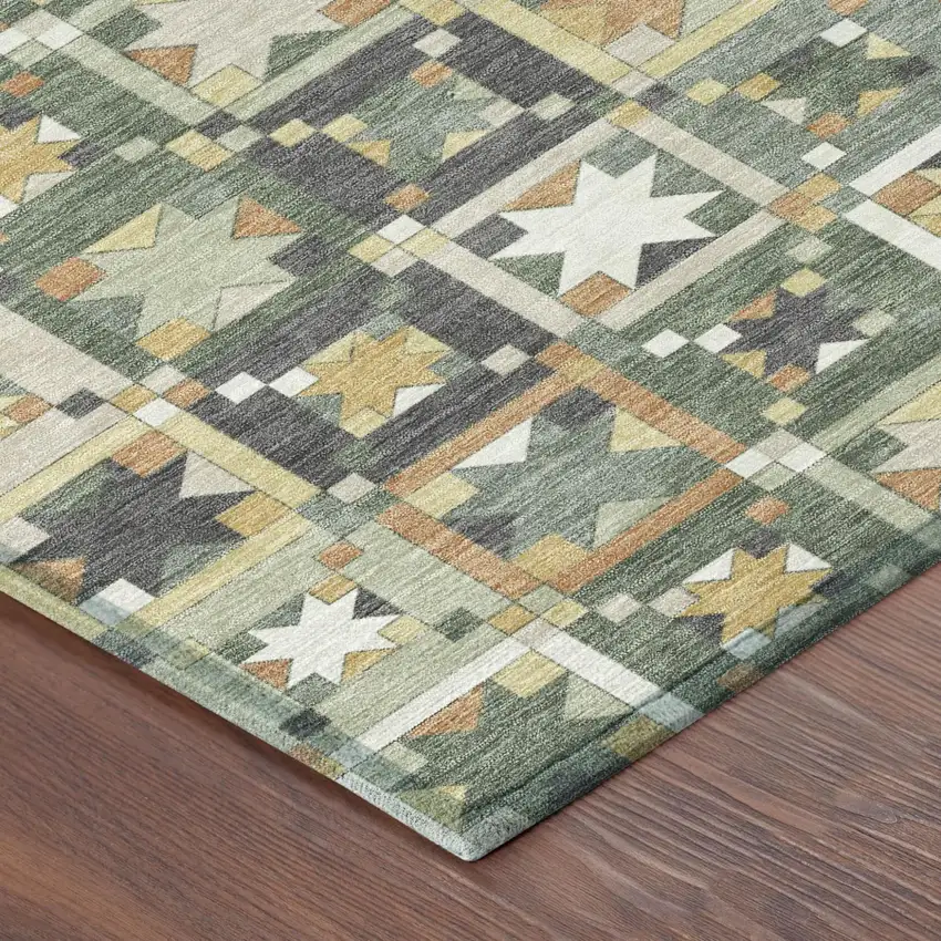 8' Green And Copper Round Patchwork Washable Indoor Outdoor Area Rug Photo 5