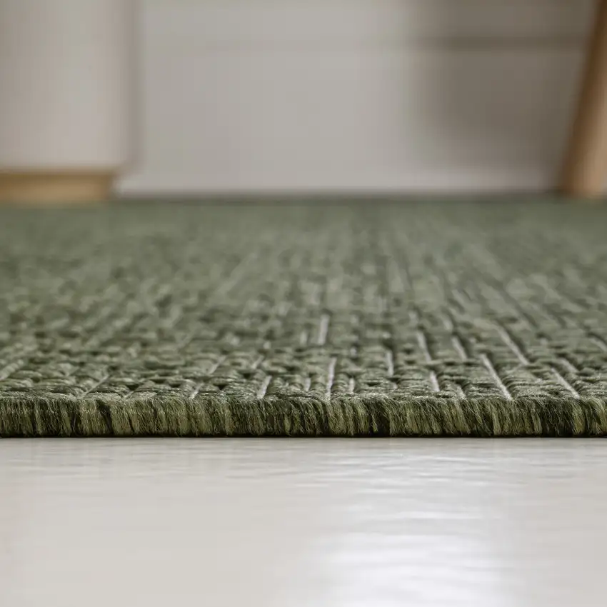 8' Green And Cream Indoor Outdoor Runner Rug Photo 7