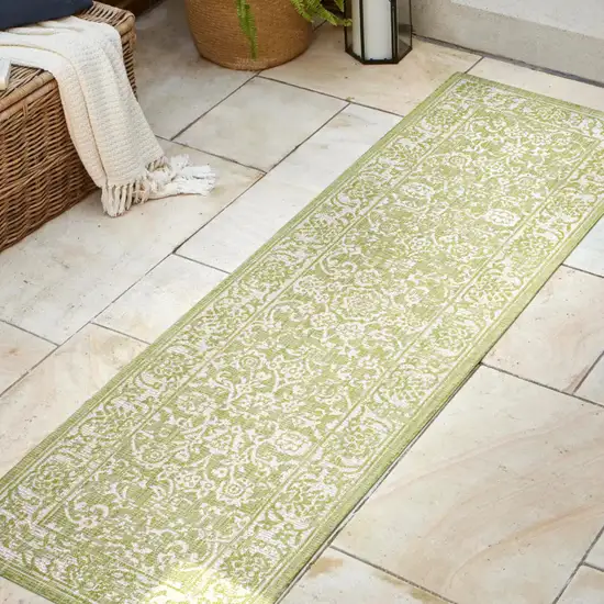 8' Green And Cream Medallion Indoor Outdoor Runner Rug Photo 5
