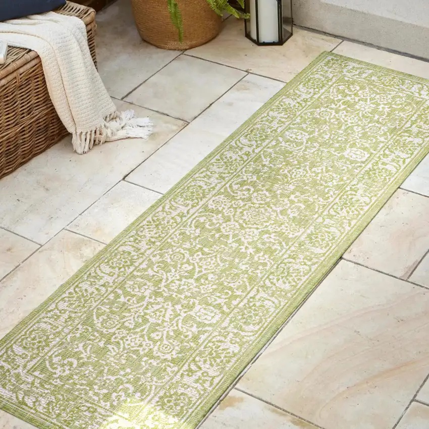 8' Green And Cream Medallion Indoor Outdoor Runner Rug Photo 5
