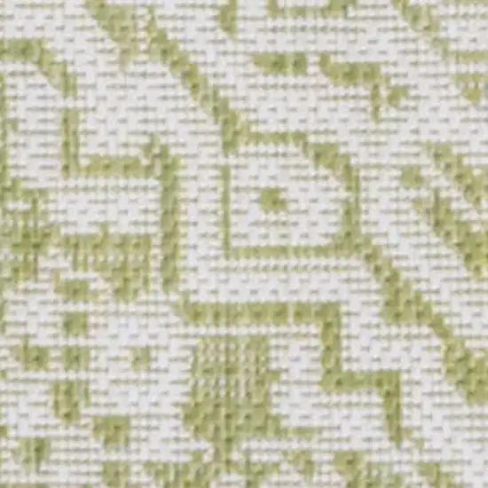 8' Green And Cream Medallion Indoor Outdoor Runner Rug Photo 2