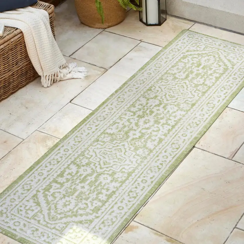 8' Green And Cream Medallion Indoor Outdoor Runner Rug Photo 5