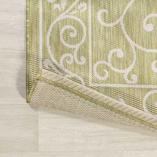 10' Green And Cream Medallion Indoor Outdoor Runner Rug Photo 9