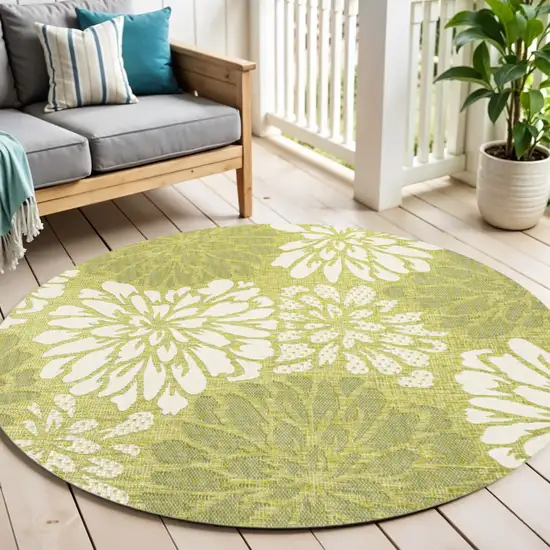 5' Green And Cream Round Floral Indoor Outdoor Area Rug Photo 1