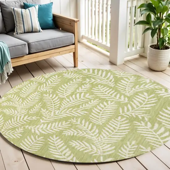 5' Green And Cream Round Floral Indoor Outdoor Area Rug Photo 1