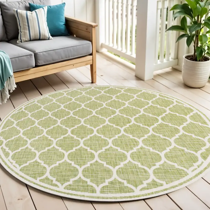 5' Green And Cream Round Geometric Indoor Outdoor Area Rug Photo 1