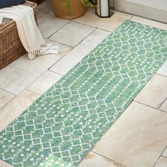 10' Green And Cream Trellis Indoor Outdoor Runner Rug Photo 5