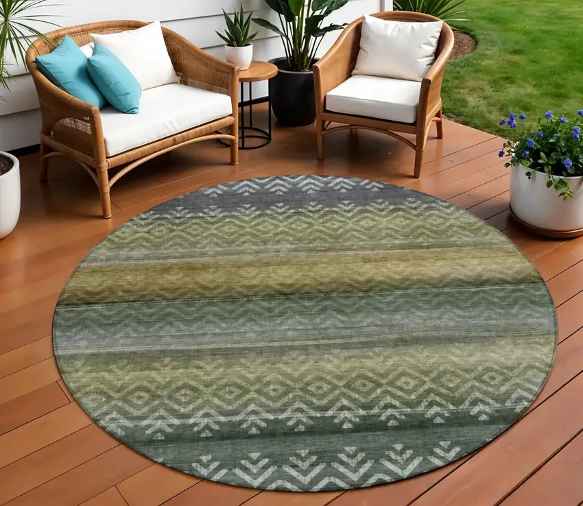 8' Green And Gold Round Geometric Washable Indoor Outdoor Area Rug Photo 2