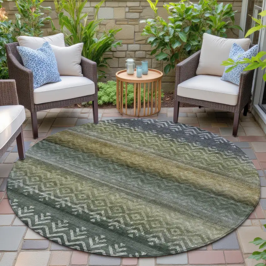 8' Green And Gold Round Geometric Washable Indoor Outdoor Area Rug Photo 5
