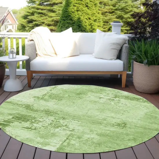 8' Green And Ivory Round Abstract Washable Indoor Outdoor Area Rug Photo 7