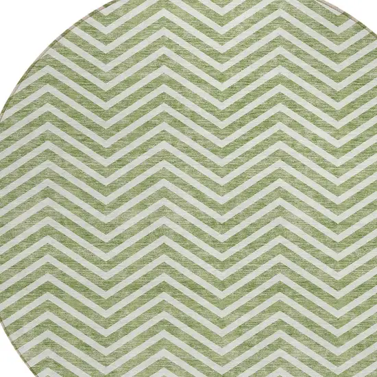 8' Green And Ivory Round Chevron Washable Indoor Outdoor Area Rug Photo 4