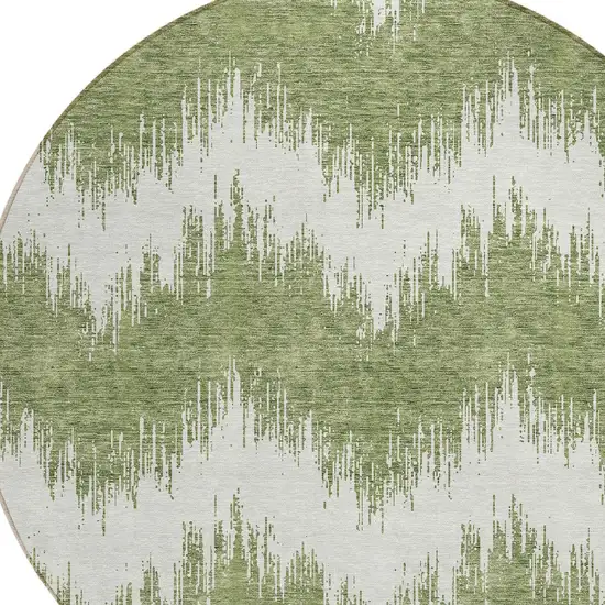 8' Green And Ivory Round Chevron Washable Indoor Outdoor Area Rug Photo 4
