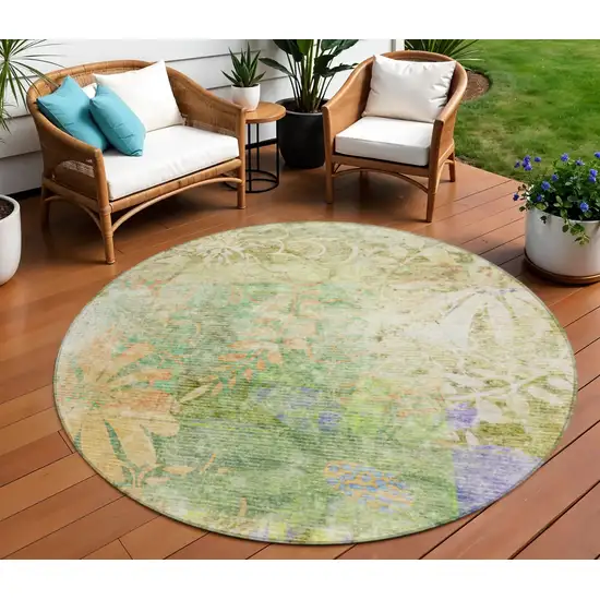 8' Green And Ivory Round Floral Washable Indoor Outdoor Area Rug Photo 1
