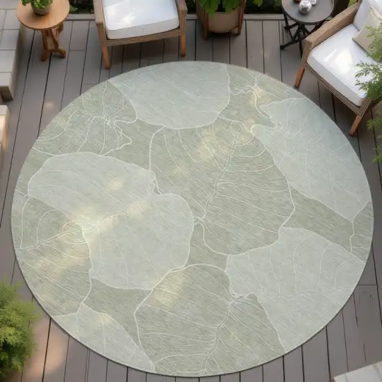 8' Green And Ivory Round Floral Washable Indoor Outdoor Area Rug Photo 4