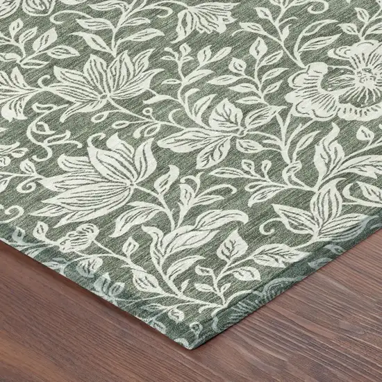 8' Green And Ivory Round Floral Washable Indoor Outdoor Area Rug Photo 4