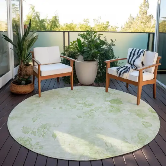 8' Green And Ivory Round Floral Washable Indoor Outdoor Area Rug Photo 6
