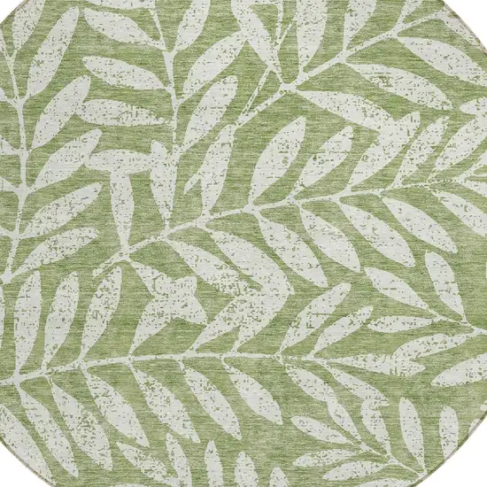 8' Green And Ivory Round Floral Washable Indoor Outdoor Area Rug Photo 4