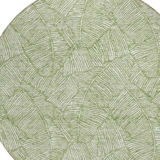 8' Green And Ivory Round Floral Washable Indoor Outdoor Area Rug Photo 4