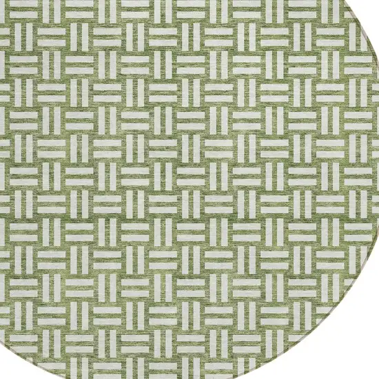 8' Green And Ivory Round Geometric Washable Indoor Outdoor Area Rug Photo 4