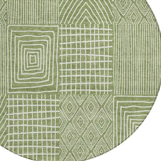 8' Green And Ivory Round Geometric Washable Indoor Outdoor Area Rug Photo 5