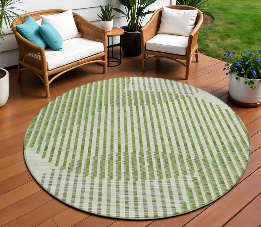8' Green And Ivory Round Geometric Washable Indoor Outdoor Area Rug Photo 1